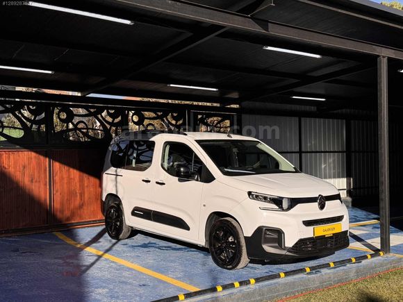2025 MODEL 1.5 BERLİNGO 130hp OTOMATİK VİTES