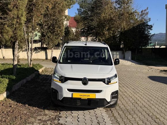 2025 MODEL 1.5 BERLİNGO 130hp OTOMATİK VİTES