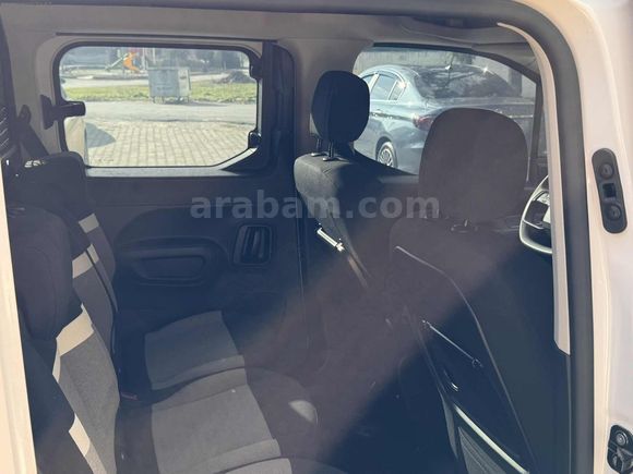 2025 MODEL 1.5 BERLİNGO 130hp OTOMATİK VİTES