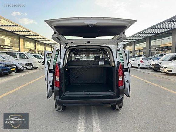 ARŞA OTOMOTİVDEN HATASIZ BOYASIZ ÇİZİKSİZ SIFIR KM RİFTER 130 BG