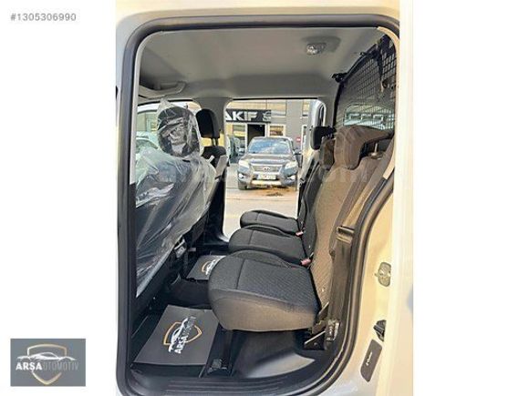 ARŞA OTOMOTİVDEN HATASIZ BOYASIZ ÇİZİKSİZ SIFIR KM RİFTER 130 BG