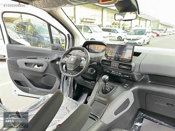 ARŞA OTOMOTİVDEN HATASIZ BOYASIZ ÇİZİKSİZ SIFIR KM RİFTER 130 BG