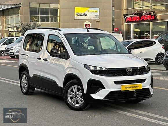 ARŞA OTOMOTİVDEN HATASIZ BOYASIZ ÇİZİKSİZ SIFIR KM RİFTER 130 BG