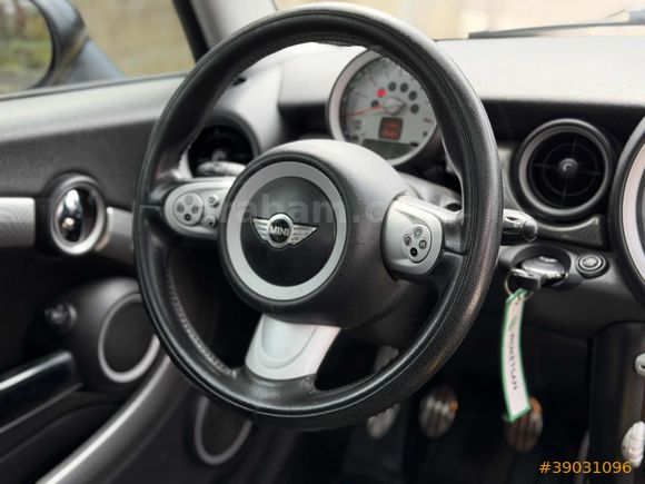 ÖZÜAK'DAN BAKIMLI MİNİ COOPER S CAM TAVANLI FULL DOLU