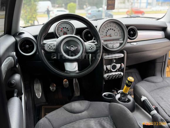 ÖZÜAK'DAN BAKIMLI MİNİ COOPER S CAM TAVANLI FULL DOLU