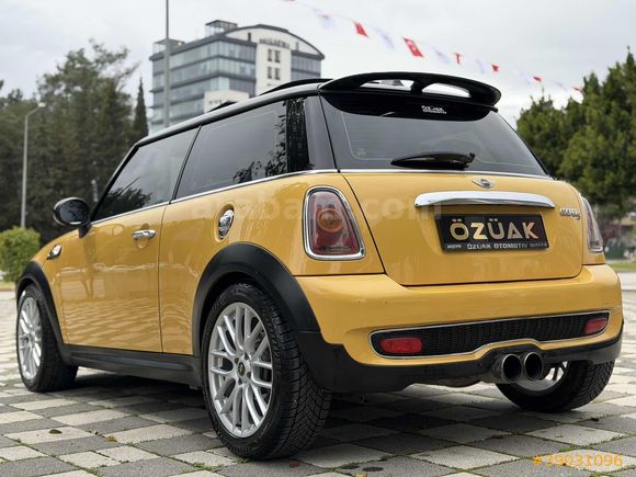 ÖZÜAK'DAN BAKIMLI MİNİ COOPER S CAM TAVANLI FULL DOLU