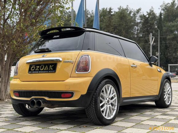 ÖZÜAK'DAN BAKIMLI MİNİ COOPER S CAM TAVANLI FULL DOLU