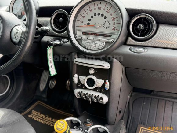 ÖZÜAK'DAN BAKIMLI MİNİ COOPER S CAM TAVANLI FULL DOLU