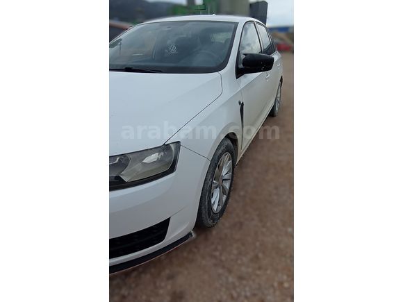 Sahibinden Skoda Rapid 1.2 Spaceback Ambition 2015 Model 