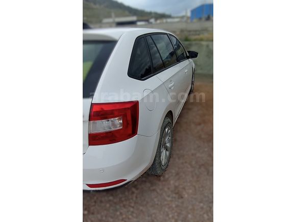 Sahibinden Skoda Rapid 1.2 Spaceback Ambition 2015 Model 