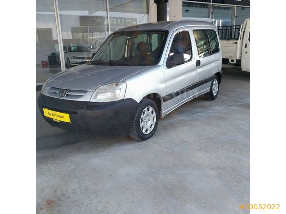 GALERİ TURGAY'DAN 2004 MODEL PEUGEOT PARTNER 1.9 COMBİ ÇİFTSÜRGÜ