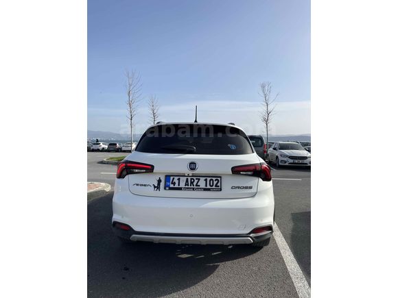 Sahibinden Boyasız Fiat Egea Cross 1.4 Fire Urban 2023 Model 28.549 km Beyaz
