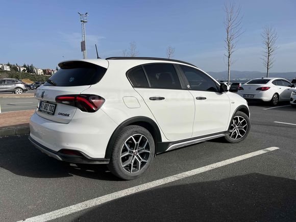Sahibinden Boyasız Fiat Egea Cross 1.4 Fire Urban 2023 Model 28.549 km Beyaz