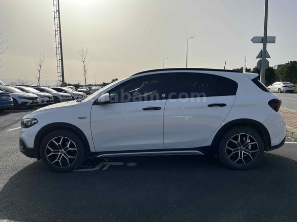 Sahibinden Boyasız Fiat Egea Cross 1.4 Fire Urban 2023 Model 28.549 km Beyaz