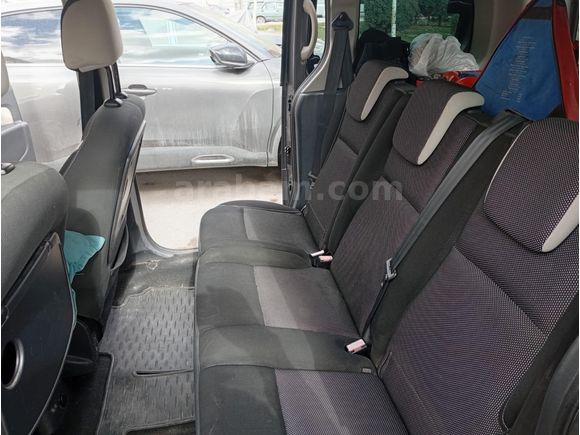 Sahibinden Renault Kangoo Multix 1.5 dCi Extreme 2014 Model  170.000 km Gri