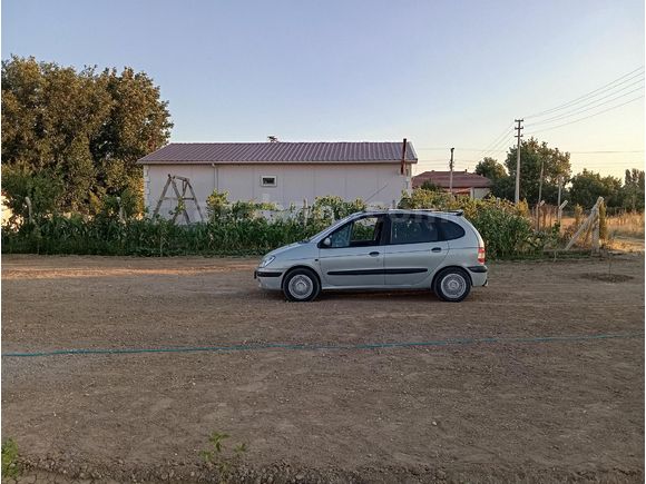 Sahibinden Renault Scenic 1.6 RXT 2000 Model