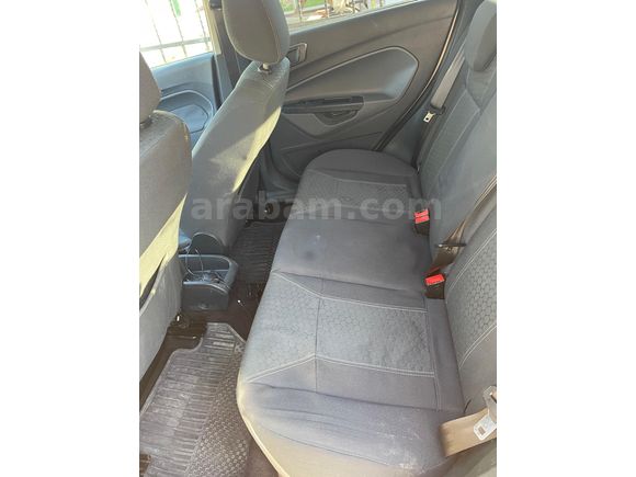 Sahibinden Ford Fiesta 1.4 Titanium 2010 Model  140.000 km Yeşil
