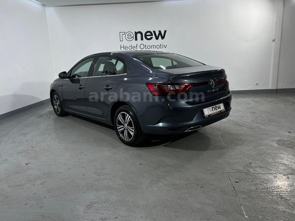 HEDEF RENAULT'DAN 0,99 KREDİ 2023 MEGANE TOUCH 1.3 TCE EDC