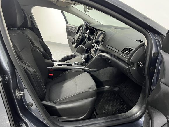 HEDEF RENAULT'DAN 0,99 KREDİ 2023 MEGANE TOUCH 1.3 TCE EDC