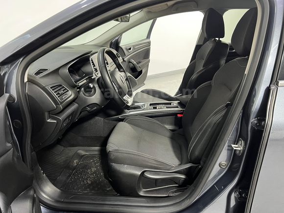HEDEF RENAULT'DAN 0,99 KREDİ 2023 MEGANE TOUCH 1.3 TCE EDC