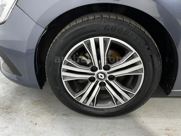 HEDEF RENAULT'DAN 0,99 KREDİ 2023 MEGANE TOUCH 1.3 TCE EDC