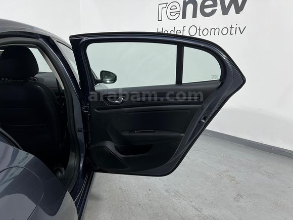 HEDEF RENAULT'DAN 0,99 KREDİ 2023 MEGANE TOUCH 1.3 TCE EDC