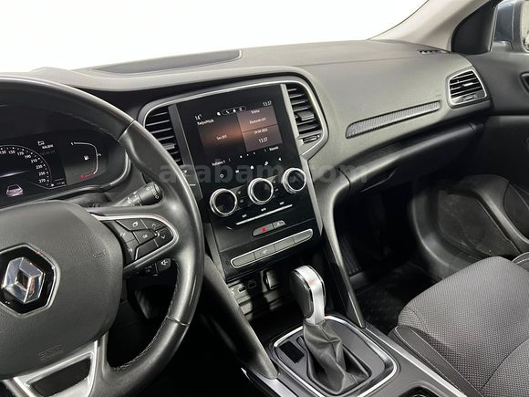 HEDEF RENAULT'DAN 0,99 KREDİ 2023 MEGANE TOUCH 1.3 TCE EDC