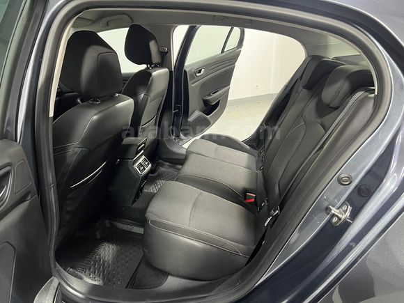 HEDEF RENAULT'DAN 0,99 KREDİ 2023 MEGANE TOUCH 1.3 TCE EDC
