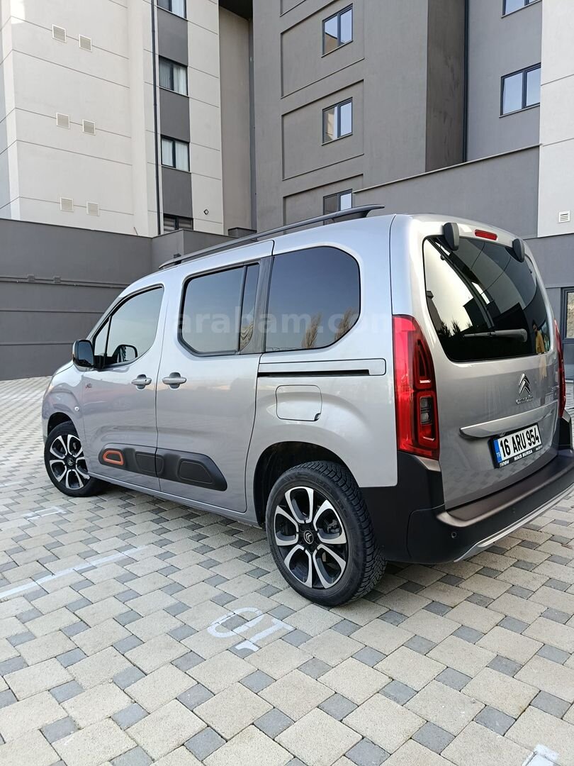 Sahibinden Citroen Berlingo 1.5 BlueHDI Shine 2021 Model Bursa 97.000 km Gri (metalik) 4