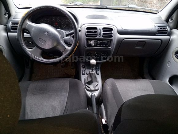 Sahibinden Renault Clio 1.4 RNA 2000 Model