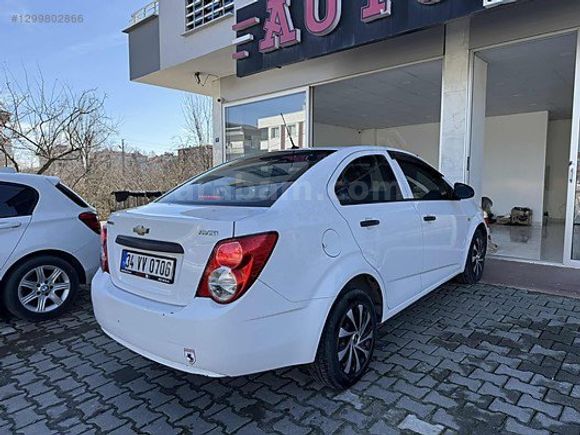 2013 DİZEL SEDAN SADECE BİR BUÇUK PARÇA BOYALI AVEO.