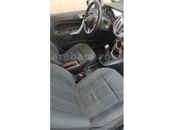 Sahibinden Ford Fiesta 1.4 Titanium 2012 Model  89.000 km Beyaz