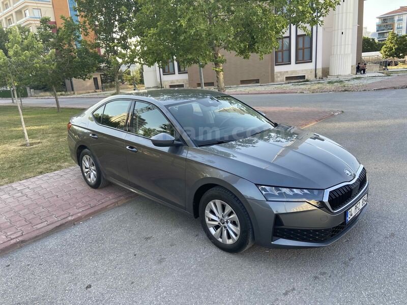 Galeriden Skoda Octavia 1.5 Mhev Elite 2025 Model Konya 45.685 km Gri (titanyum)