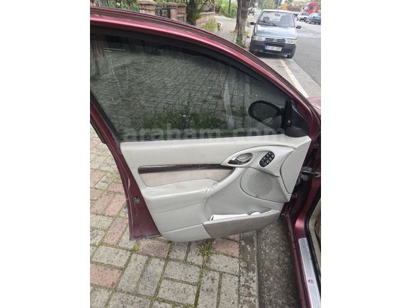 Sahibinden Ford Focus 1.6 Ghia 2002 Model Aydın