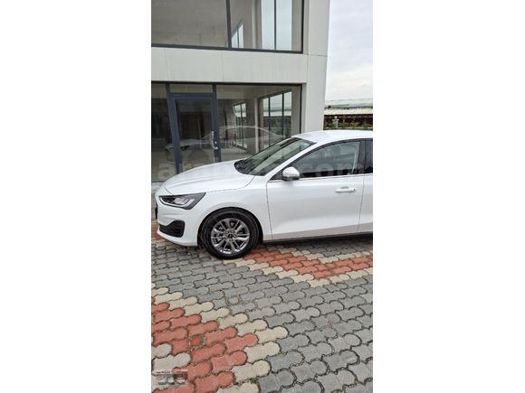 SIFIR 2025 MODEL TİTANİUM STİL PAKET 7 BİN KM DE