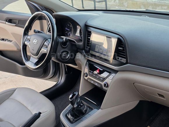 Sahibinden Hyundai Elantra 1.6 CRDi Style Plus 2018 Model