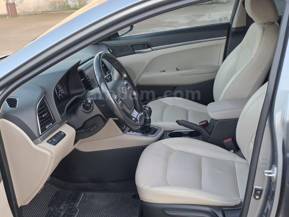 Sahibinden Hyundai Elantra 1.6 CRDi Style Plus 2018 Model