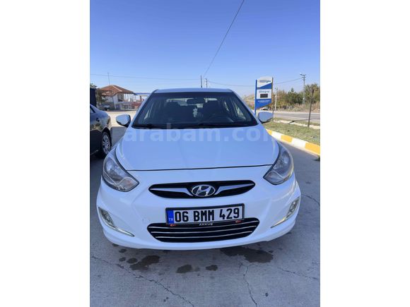 Sahibinden Hyundai Accent Blue 1.6 CRDI mode 2012 Model Beyaz