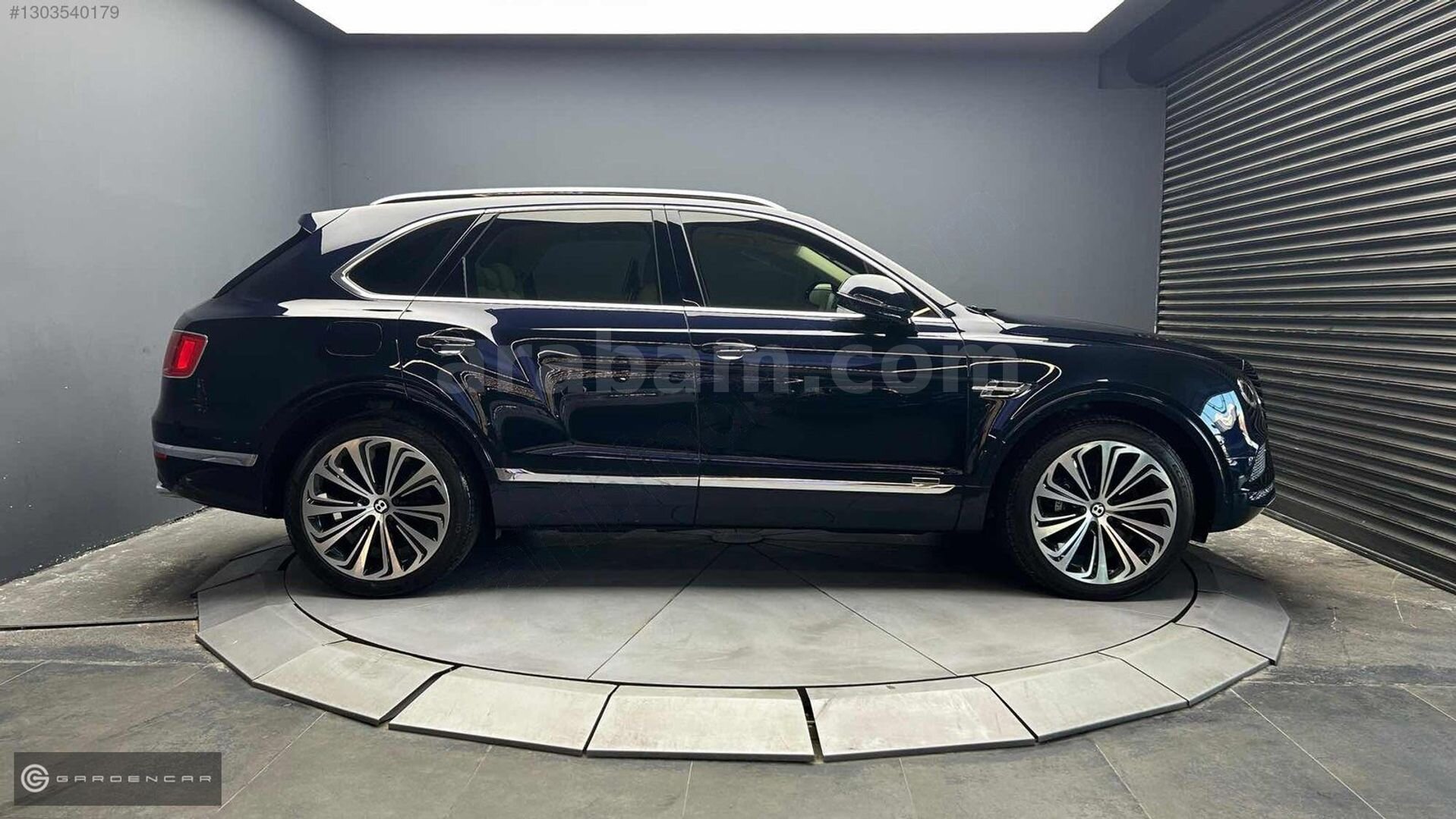 Galeriden Bentley Bentayga 4.0 Diesel 2017 Model İstanbul 78.000 km Lacivert 2