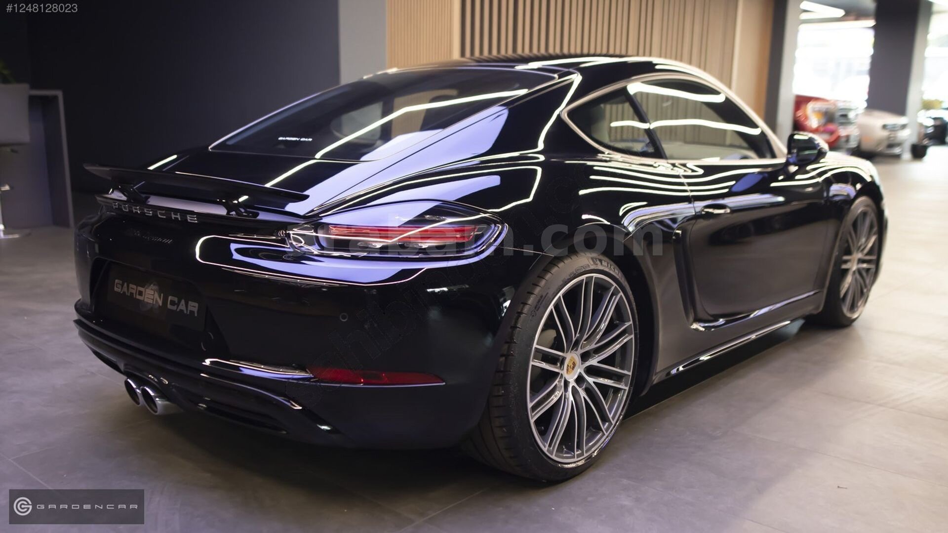 Galeriden Porsche 718 Cayman 4.0 GT4 2023 Model İstanbul 0 km Siyah 3