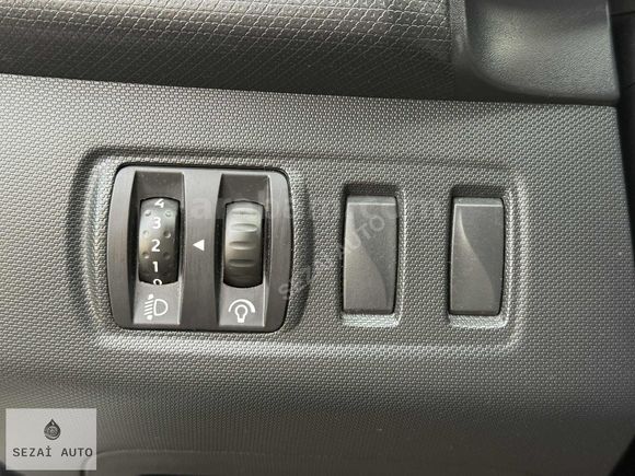 SEZAİ AUTO'DAN HATASIZ 2015 RENAULT CLİO 1.5 DCI 159 bin KM