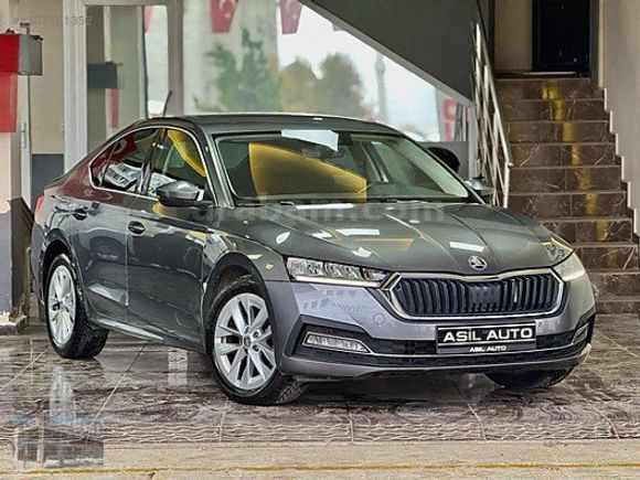2022 Octavia 1.5 TSI e-Tec Premium 107.500 Km BOYASIZ HATASIZ