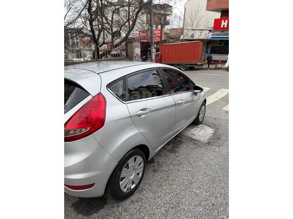 İKİNCİ SAHİBİNDEN DÜŞÜK KM BAKIMLI 10 YILDIR KAPIDA YATIYOR