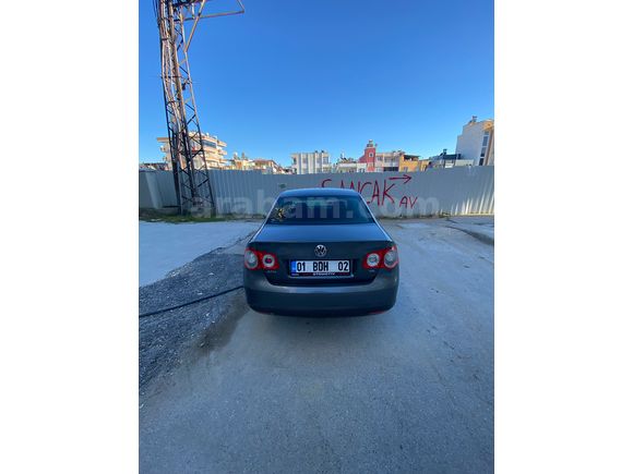 Sahibinden Volkswagen Jetta 1.6 TDi Primeline 2011 Model  260.000 km Füme