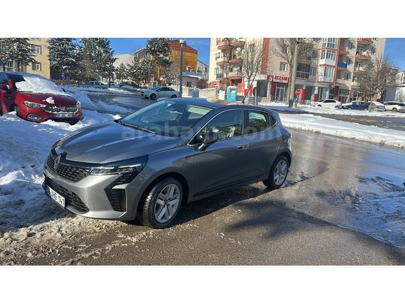 ÎLK Sahibinden Renault Clio 2,500 Km 1.0 TCe Evolution 2025 Model