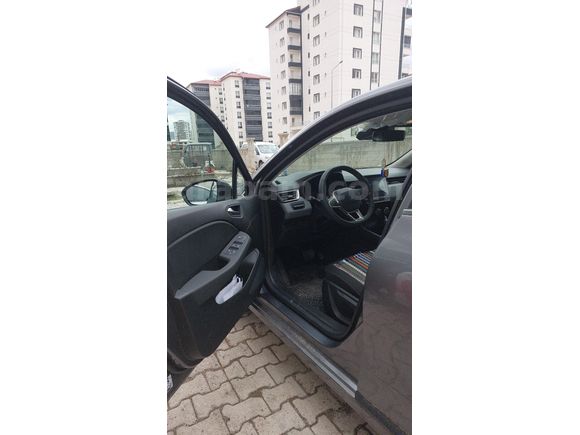 ÎLK Sahibinden Renault Clio 2,500 Km 1.0 TCe Evolution 2025 Model
