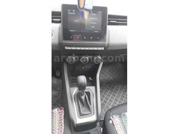 ÎLK Sahibinden Renault Clio 2,500 Km 1.0 TCe Evolution 2025 Model