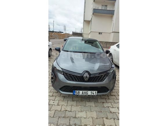 ÎLK Sahibinden Renault Clio 2,500 Km 1.0 TCe Evolution 2025 Model
