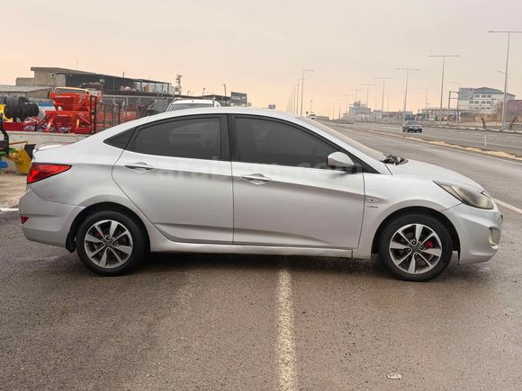 Sahibinden Hyundai Accent Blue 1.6 CRDI Mode 2012 Model  281.000 km Gri