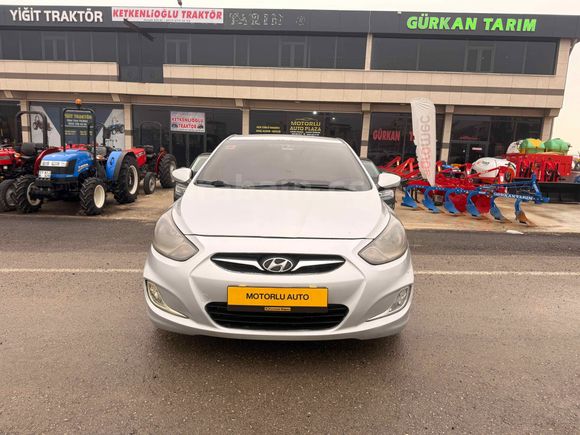 Sahibinden Hyundai Accent Blue 1.6 CRDI Mode 2012 Model  281.000 km Gri
